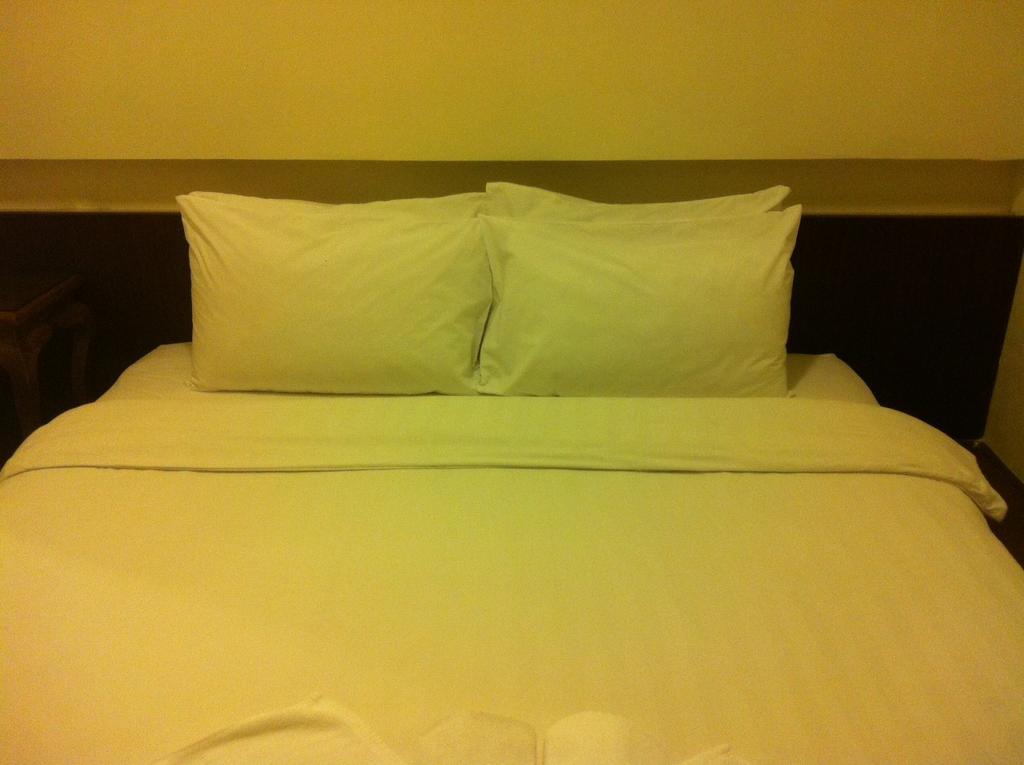 สไมล์โซไซตี้ Hostel กรุงเทพมหานคร ภายนอก รูปภาพ