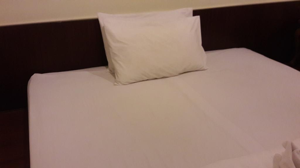 สไมล์โซไซตี้ Hostel กรุงเทพมหานคร ภายนอก รูปภาพ